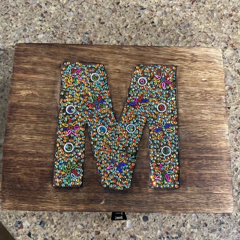 Wooden box M